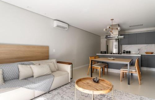 Centro Apartment | Stylish 2-Bedroom Apartment with Ocean View & Hot Tub