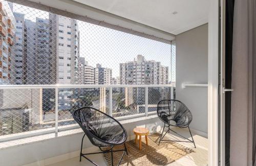 Centro Apartment | Stylish 2-Bedroom Apartment with Ocean View & Hot Tub