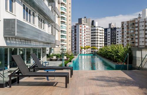 Centro Apartment | Stylish 2-Bedroom Apartment with Ocean View & Hot Tub