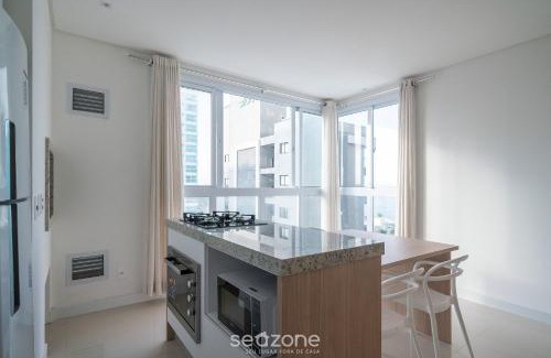 Itacolomi Apartment | Modern Apto Just 140m from Piçarras Beach with Pool