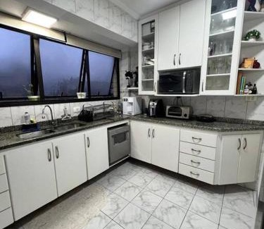 Aparecida Apartment | Oceanfront 4-Suite Apartment Just Steps from the Beach