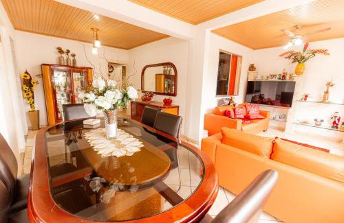 Praia do Jardim Apartment | Convenient Stay 800m from Praia do Jardim in Angra dos Reis