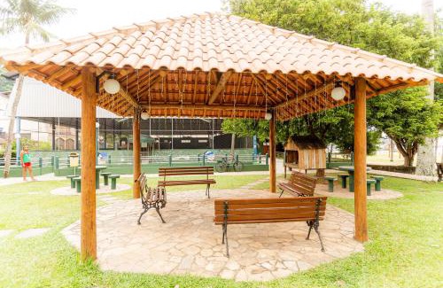 Praia do Jardim Apartment | Convenient Stay 800m from Praia do Jardim in Angra dos Reis