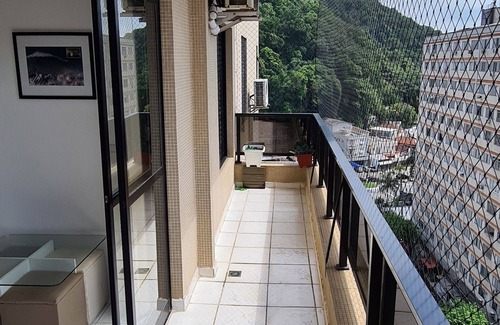 Pitangueiras Apartment | Spacious Oceanfront Retreat with Late Checkout & Spa Access