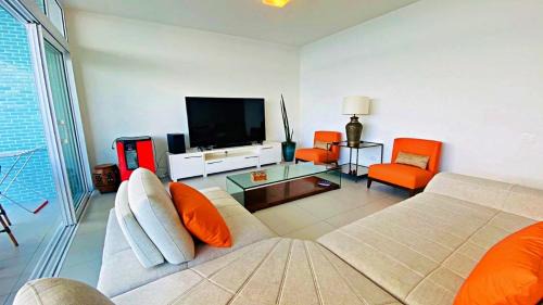 Centro Apartment | Scenic Oceanfront Apartment with Pet-Friendly Amenities