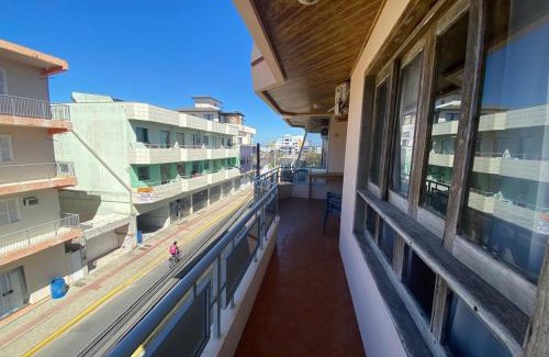 Balneario Arroio do Silva Apartment | Enjoy Oceanfront Comfort at Apto com Varandas 103