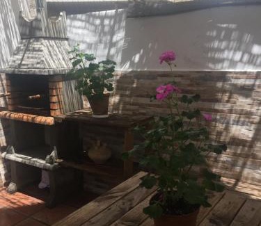 Distrito Noroeste Apartment | Cozy Apartment with BBQ in H de la Reina – Rated 8.3/10