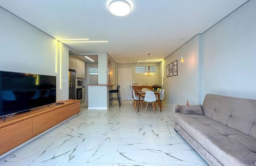 Boqueirao Apartment | Cozy Beachfront Apartment with Wi-Fi in Santos, SP