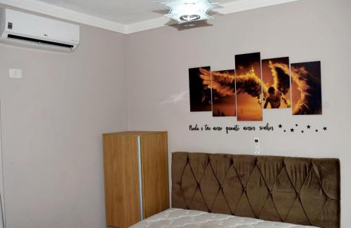 Guilhermina Apartment | Apto Confortável e Reformado a 200m da Praia da Guilhermina - 2 Vagas, WiFi e Roupas de Cama Inclusas!