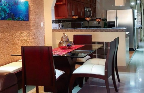 Palmira Apartment | Deluxe Apartment for 4: Pet-Friendly with Spa & Kitchen