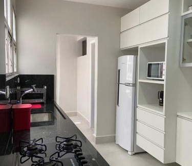 Vila Julia Apartment | Cozy 4-Bedroom Oceanfront Retreat with WiFi & Breakfast