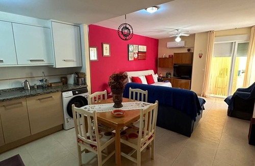 Oropesa del Mar Apartment | Discover Apto Oropesa Pueblo with Pool and Spa Amenities