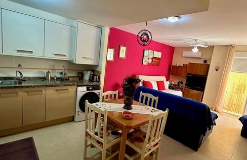 Oropesa del Mar Apartment | Discover Apto Oropesa Pueblo with Pool and Spa Amenities