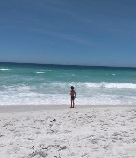 Foguete Apartment | Seaside Retreat: Apto Pé na Areia with Free Wi-Fi