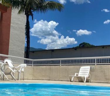 Ipiranguinha Apartment | Guest Rated 9.8: Paraíso Sun Way with Pool & Family Fun