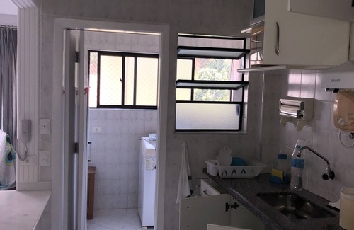 Pitangueiras Apartment | Ideal Apartment for 5, Steps from the Beach & Pet Friendly