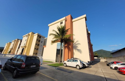 Jardim Carolina Apartment | Relax at Apto Sun Way: Pool, BBQ & Top Ratings Await