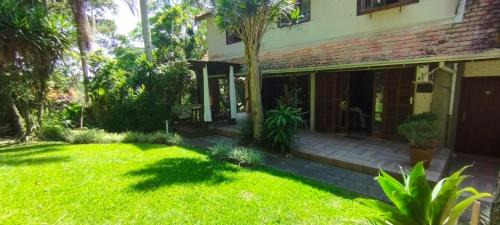 Estaleiro Apartment | Exceptional Garden Retreat Near Praia do Estaleiro