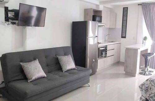 Bello Apartment | Cozy Loft Near Metro Station with Pet-Friendly Amenities
