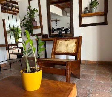 Santa Cruz de Mompox Apartment | Stylish AptoPardo1945 Duplex with Jacuzzi & Pool Access