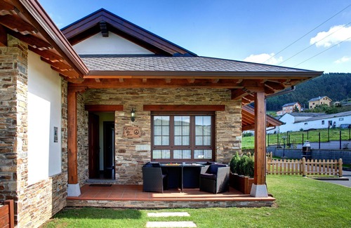 Valdes Cottage | Pet-Friendly Casa Torre de Paz with Oceanfront Views