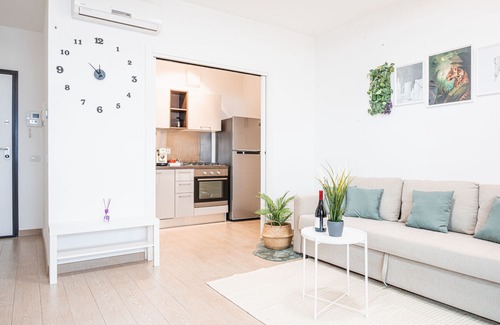 Municipio 2 Apartment | ApuliaLux: Elegant Apartment with Spa & Free Parking