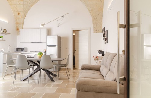 Brindisi Histotic Center Apartment | Enchanting Marietta House in Historic Center with Ocean View