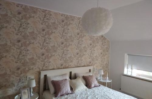 Alba Iulia Apartment | Guest Rated 10/10: Apulum Apartment for Families