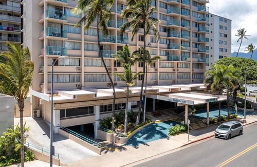 Waikiki Condo | Cozy Aqua Aloha Surf Waikiki Studio with City Views