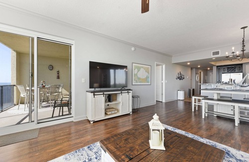 Gulfport Condo | Experience Breathtaking Oceanfront Views at Aqua Blue Condo