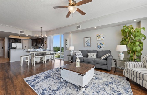 Gulfport Condo | Experience Breathtaking Oceanfront Views at Aqua Blue Condo