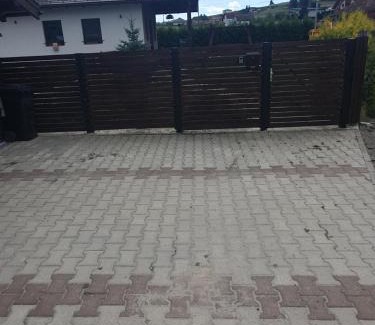 Sincraieni House | Guest Rated Aqua Garden with Family Amenities & Hot Tub