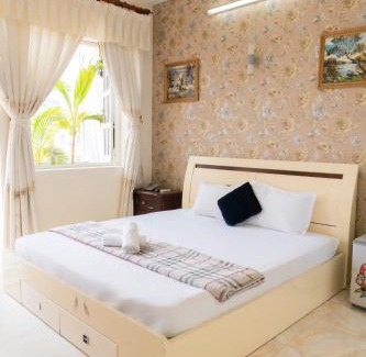 District 6 Hotel | Pet-Friendly Aqua Nhu Huynh Hotel with Breakfast Included