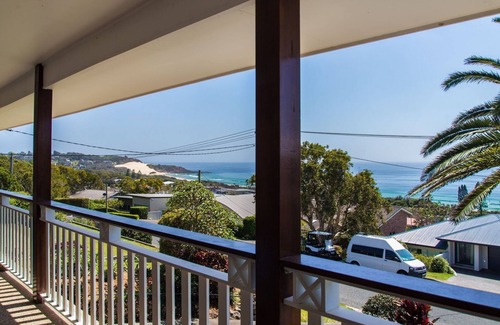 Forster House | Relax at Aqua Palm: Oceanfront Views and Family Amenities