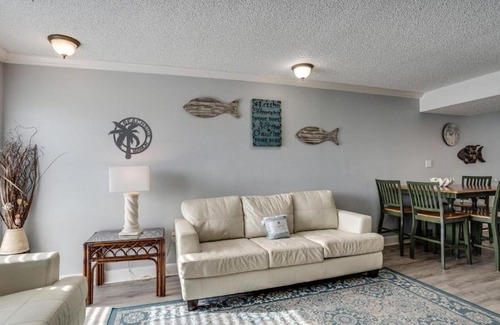 Fort Walton Beach House | Inviting Aqua Villa 102: Pool, Breakfast & Family-Friendly