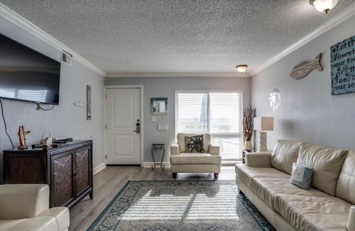 Fort Walton Beach House | Inviting Aqua Villa 102: Pool, Breakfast & Family-Friendly