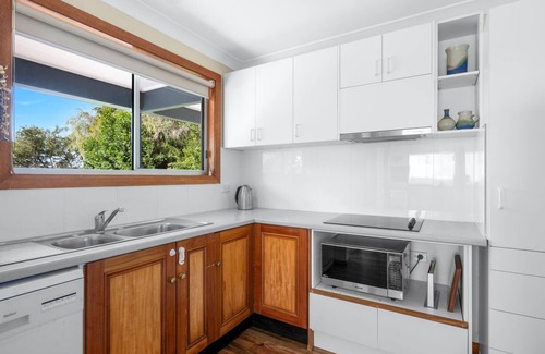 Vincentia Apartment | Unforgettable Aqua Vincentia: Oceanfront Bliss in Jervis Bay
