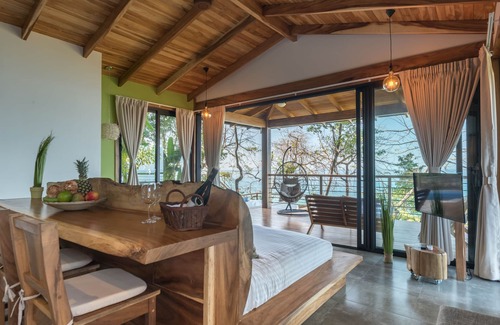 Carmen Resort | Relaxing Aquamarine Studio Villa with Pool & Ocean View