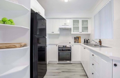 Huskisson House | Aquamarine: Stylish Seaside Townhouse with Oceanfront Views