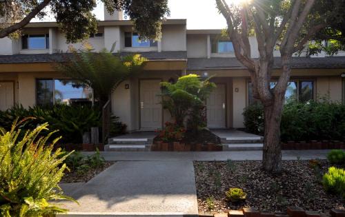 Townsite Hotel | Discover Aquamarine Villas: Family-Friendly with Pool Access