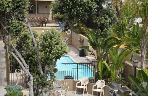 Townsite Hotel | Discover Aquamarine Villas: Family-Friendly with Pool Access