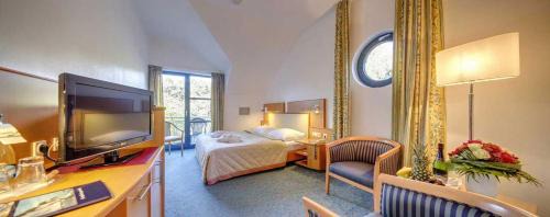 Juliusruh Hotel | Beachfront Aquamaris Strandresidenz Rügen with Spa & Pool