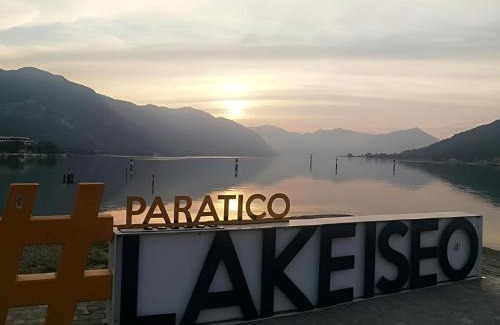 Paratico Apartment | AQUARAMA - private pool - Lakefront apartment end free parking
