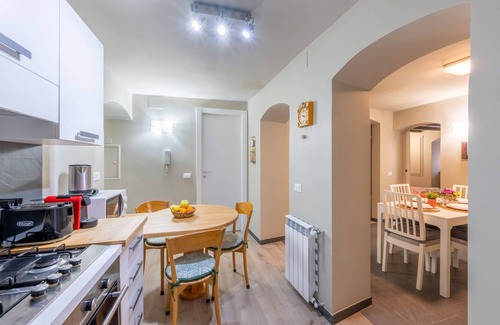 Genoa Apartment | Top-Rated Aquarium House with A/C, Spa & Breakfast Included