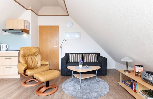 Esens Apartment | Child-Friendly Aquarius Vacation Apartments Haus Sternenlicht