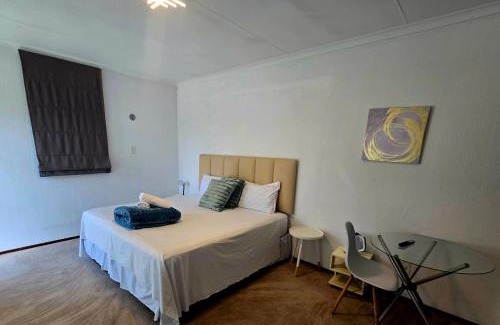 Greater Johannesburg Metropolitan Area House | Aquasaints Guest Lodge