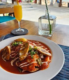 Majahual Hotel | Relax at Aquastar Hotel & Apartments with Oceanfront Bliss