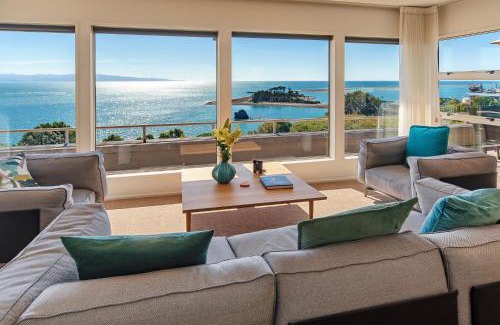 Britannia Heights House | Aquavista - Scenic Views Over Tasman Bay Await You
