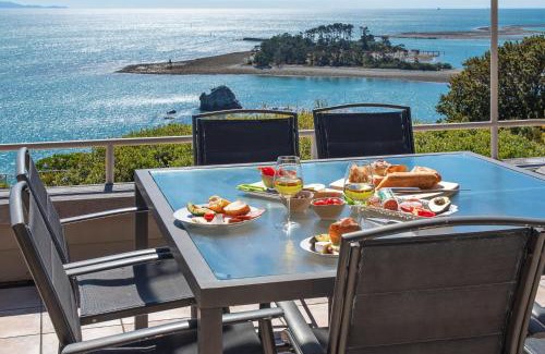 Britannia Heights House | Aquavista - Scenic Views Over Tasman Bay Await You