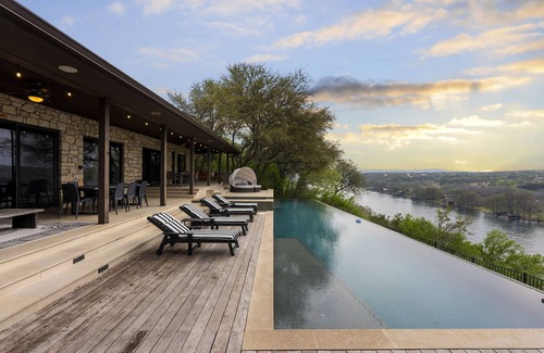 Austin House | Experience AquaZen: Infinity Pool & Spa by Lake Austin
